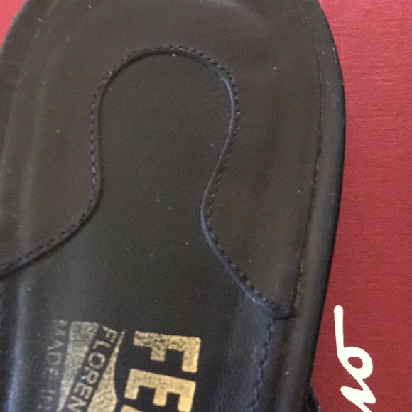 Ferrigamo woman size 8 B - Picture 7 of 14